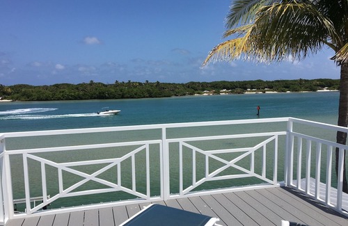 Jupiter House | Directly On The Turquoise Intracoastal - Luxury 5 BR House with boat dock