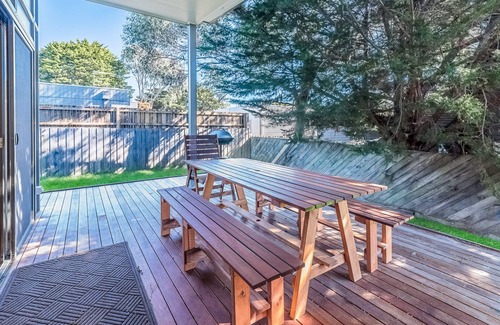 Cowes House | Disabled access and wheelchair friendly, pets allowed, disabled bathroom