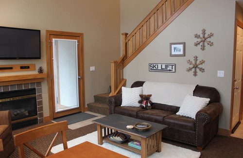 Boyne Falls Condo | Disciples Village Condo - Steps to Boyneland Run