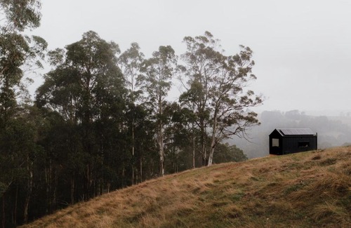 Hallston House | Disconnect in a Private Nature Cabin - Luen