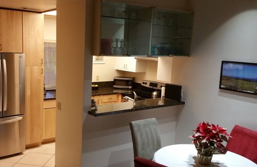 Palm Springs Condo | DISCOUNT - 6 months 5/1-10/31 $1800/mth - Beautiful condo at the Desert Princess