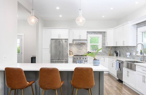 Mid City House | DISCOUNT Charming 3-bedroom Craftsman in Mid City with Backyard