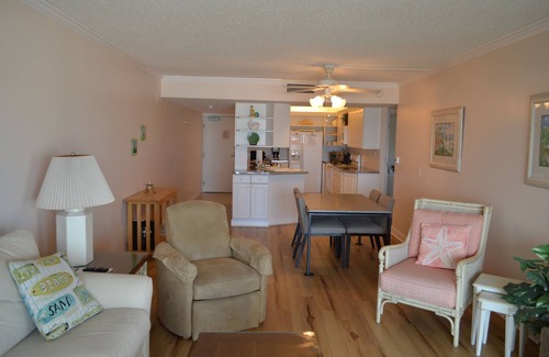 Pensacola Beach Condo | Discount Pricing- 20% Discount Aug weeks- Closest proximity to Beach-best view