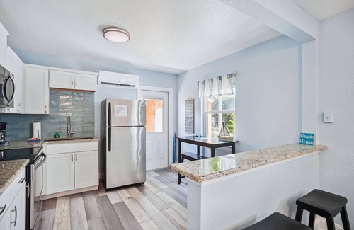 St. Pete Beach Apartment | Discounted Monthly Winter Rates~Upham Beach Inn #6 ☀️Seasonally Heated Pool