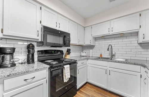 Table Rock Condo | Discounted Pointe Royale, No Steps Entry, Pools, Pickleball