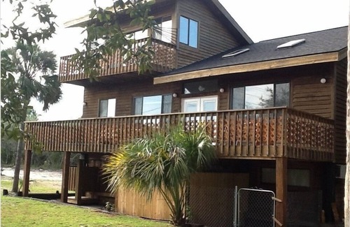 St. George Island House | Discounted pricing for the remaining weeks of September! Pet friendly!