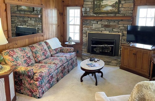 Bat Cave Cottage | DISCOUNTED RATES FOR THE REMAINDER OF 2023! LOVELY 2BR/1BATH COTTAGE W/SUNPORCH, MOUNTAIN VIEWS, RIGHT ON REEDY PATCH CREEK!
