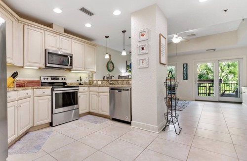 Demere Park Condo | Discounted Fall Rates! Near Beach and Village with Pool