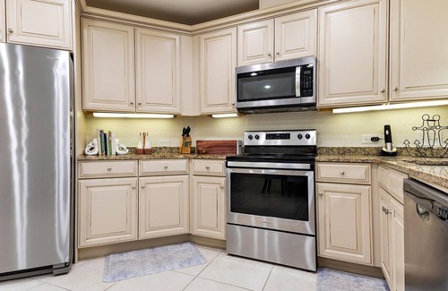 Demere Park Condo | Discounted Fall Rates! Near Beach and Village with Pool