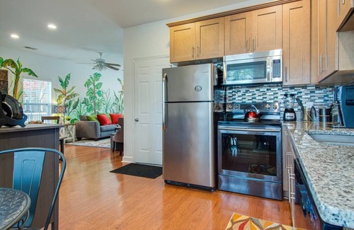 Hanahan House | Discounted Waterfront Private Hot Tub Dock Deck AB