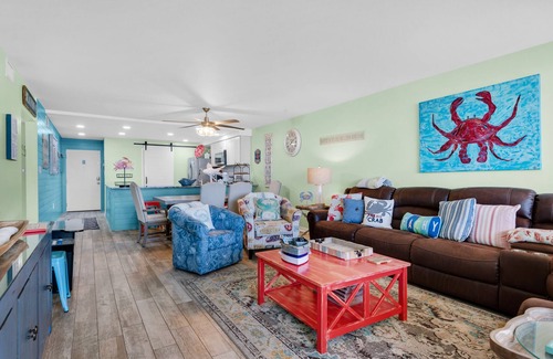 Holiday Isle Condo | ðDiscounts~Great Views~Pool+Sauna+Tennis ~2BR Shoreline Towers 2025