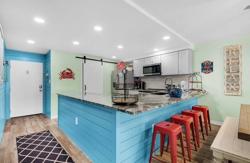 Holiday Isle Condo | ðDiscounts~Great Views~Pool+Sauna+Tennis ~2BR Shoreline Towers 2025