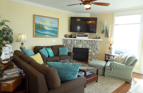 Lincoln City Condo | Discounts/Luxury Condo/Upper Floor Oceanfront/Balcony Hot Tub!