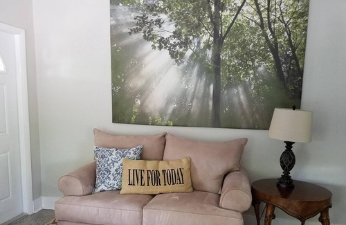 Highland Park Delray Condo | Discounts- Walk to The Ave/Beaches, Beautiful Salt & Waterfall Pool; Sleeps 2