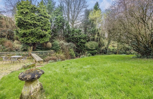 Painswick Cottage | Discover 17th-century charm at Capp Mill, nestled in picturesque grounds.