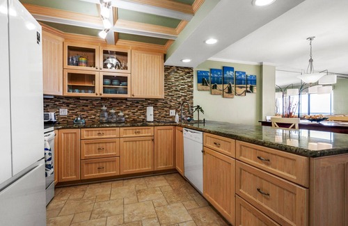 North Myrtle Beach Condo | Discover a top-tier beach getaway at SEA MARSH II 1003