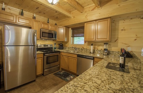 Gatlinburg - Pigeon Forge Cabin | Discover Adventure in the Smokies with this Family Friendly Oasis in the Woods