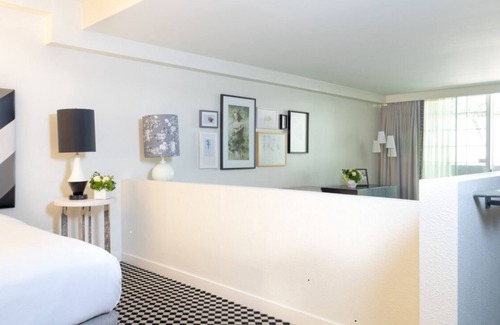 Norma Triangle Hotel | Discover an Elegant Lifestyle in LA! Pool, Pet-friendly, Near Hollywood Museum!