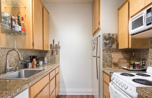 Hyde Park Apartment | Discover Austin from a Bright & Comfortable Apartment