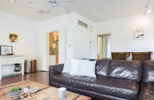 Hyde Park Apartment | Discover Austin from a Bright & Comfortable Apartment