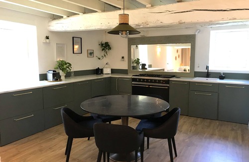 Rouy Other | Discover castle life, rent the green house!