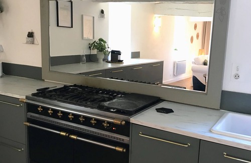 Rouy Other | Discover castle life, rent the green house!