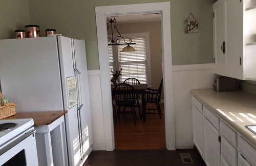 Tellico Plains House | Discover Cherohala Skyway in just 6 mins! Cozy 3-bedroom retreat awaits.