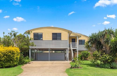 Point Vernon House | Discover Coastal Living Perfection at Point Vernon