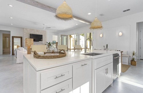 Arp House | Discover Elegance at Wildfeather Retreat!