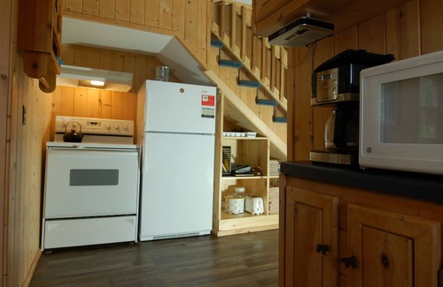 Birchwood Cabin | Discover Hidden Pine: The Perfect Lakeside Retreat