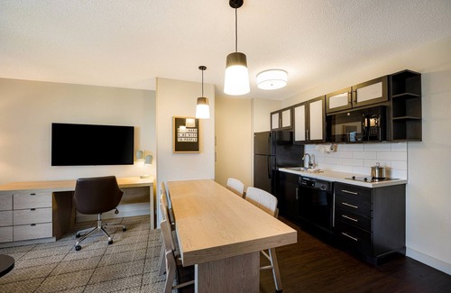Exchange Place North Resort | Discover J. Owen Grundy Park! Four Modern Units, Free Local Shuttle, Parking