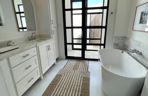 Arp House | Discover luxury in every detail at this getaway