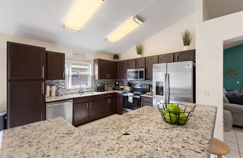 Windsor Palms House | Discover magic just 9 mins away! Spacious 5-bed Kissimmee retreat, pool and spa