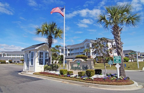 Central Myrtle Beach Condo | Discover our chic 1Br/1.5Ba Golf Villa in a prime spot!