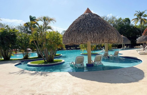 Playa Coronado Apartment | Discover Coronado's Best Area with Pool