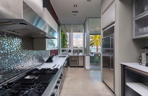 Venetian Islands Villa | Discover Paradise: Your Exclusive Miami Beach Waterfront Escape!