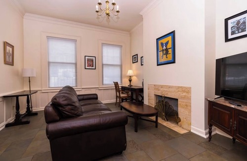 French Quarter Hotel | Discover Peaceful Garden Retreat in NOLA – 3 Private Rooms + Full Charm