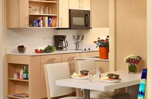 Flagstaff Resort | Discover Scenic Retreat Near Flagstaff's Historic Gems! Pool, Free Breakfast!