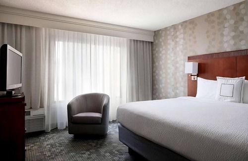 Torrance Hotel | Discover Torrance Minutes To Long Beach Museum Of Art!