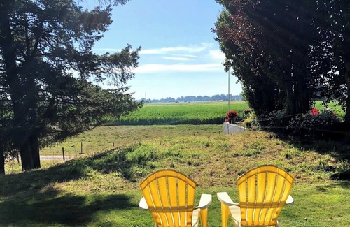 Lynden Cabin | ๐ฟDiscover Tranquility in a Little Barn Cabin: A Unique Glamping Retreat