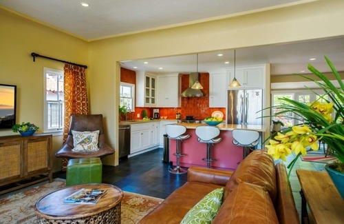 West Beach House | Discover West Beach charm near Stearns Wharf
