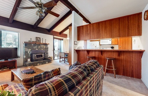 Mammoth Lakes Condo | Discovery 4 104 Pet-Friendly Rustic Mountain Cabin, Close to Canyon Lodge by RedAwning