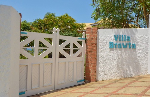 Discovery Bay Villa | Discovery Bay | Ocean View | Walk to Puerto Seco | Quiet | Centrally Located