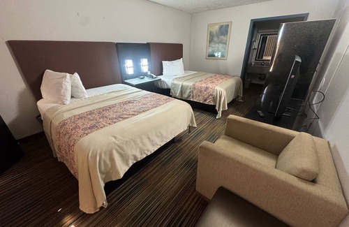 Lafayette Hotel | Discovery Inn