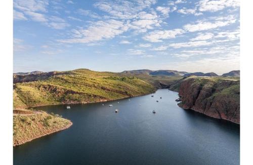 Wyndham-East Kimberley Resort | Discovery Resorts - Lake Argyle