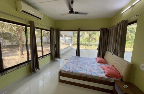 Tarapur Villa | Disha Villa-Casa Oceano, sea facing villa with a pool, at Palghar