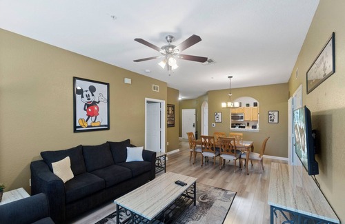 Windsor Hills Apartment | Disney 3BR Luxury Condo Retreat :