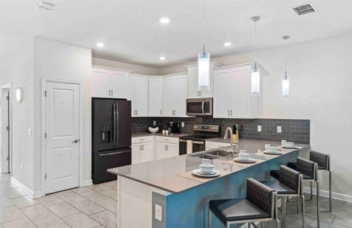 Kissimmee Villa | Disney*9BR Resort, w/Pool*Cinema*Game room*Fun!