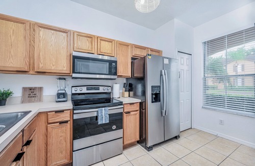 Wellington Villa | Disney Area 4-bedroom Magical Villa! Resort Home! Free Parking! Waterpark! Pool!