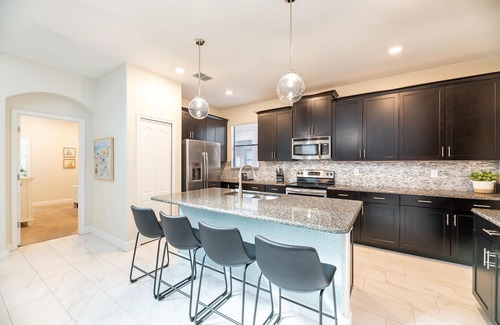 Loughman House | Disney Area - All Day Sun On Pool/Spa, Steps To Resort Amenities, Outdoor TV